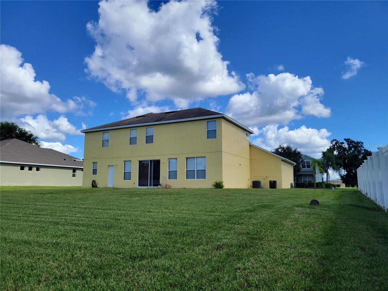 3145 TWISTED OAK LOOP