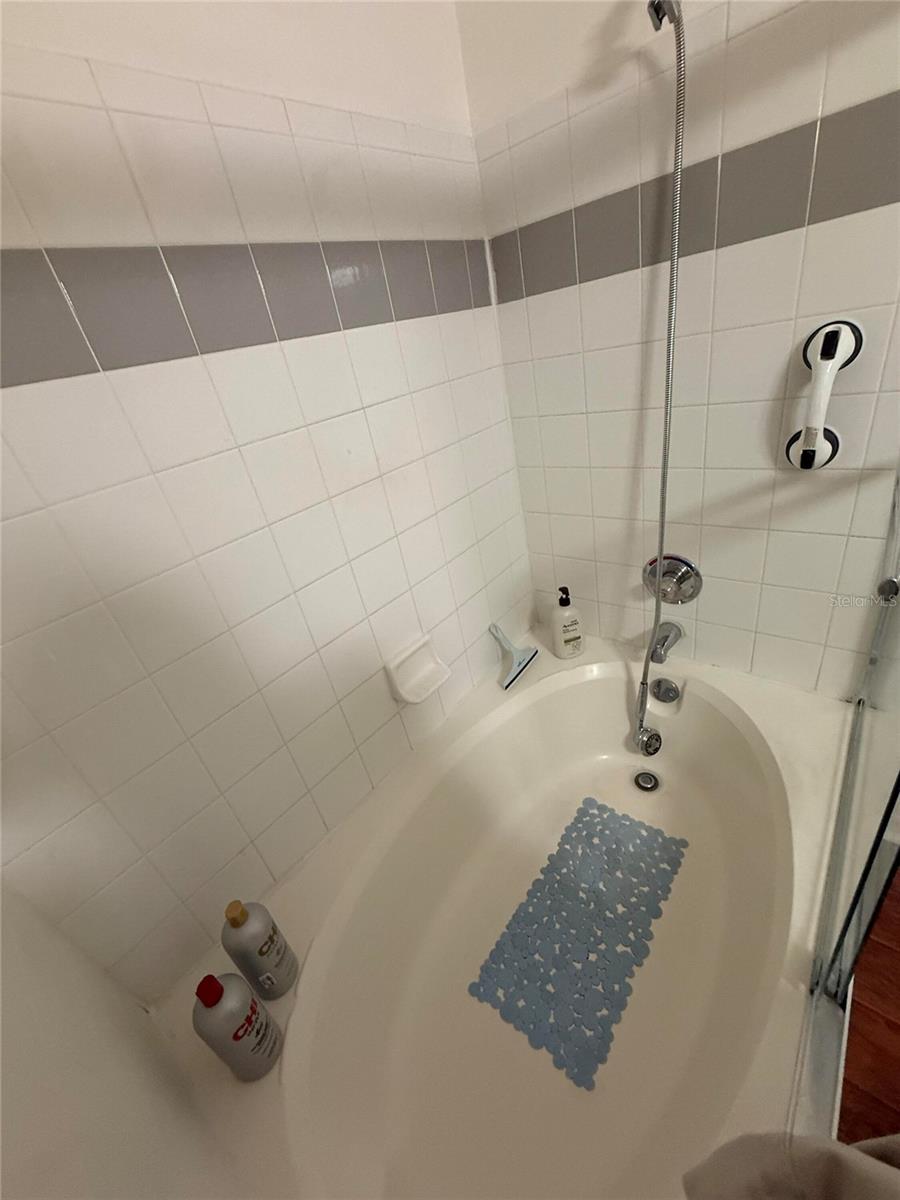 5602 PINNACLE HEIGHTS CIR #312