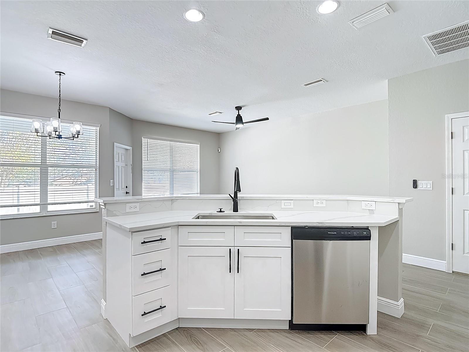 1206 SUMMERGATE DR