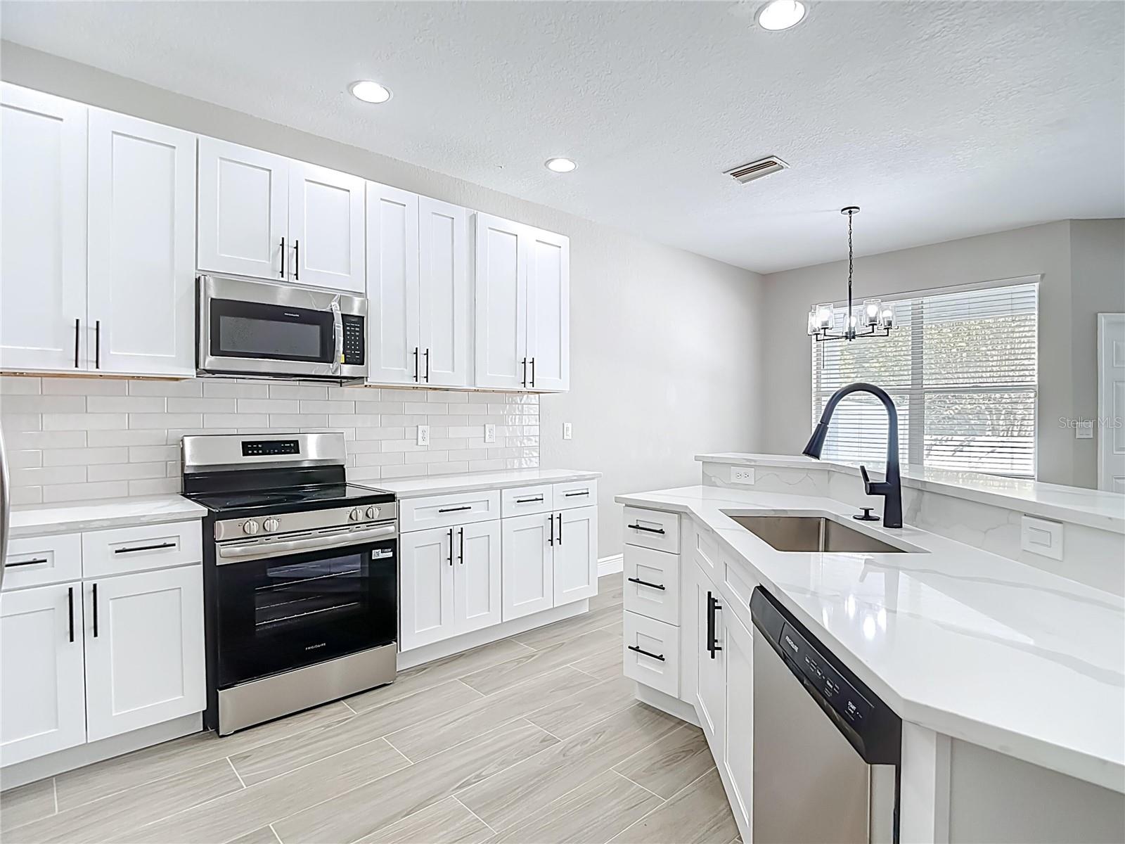 1206 SUMMERGATE DR