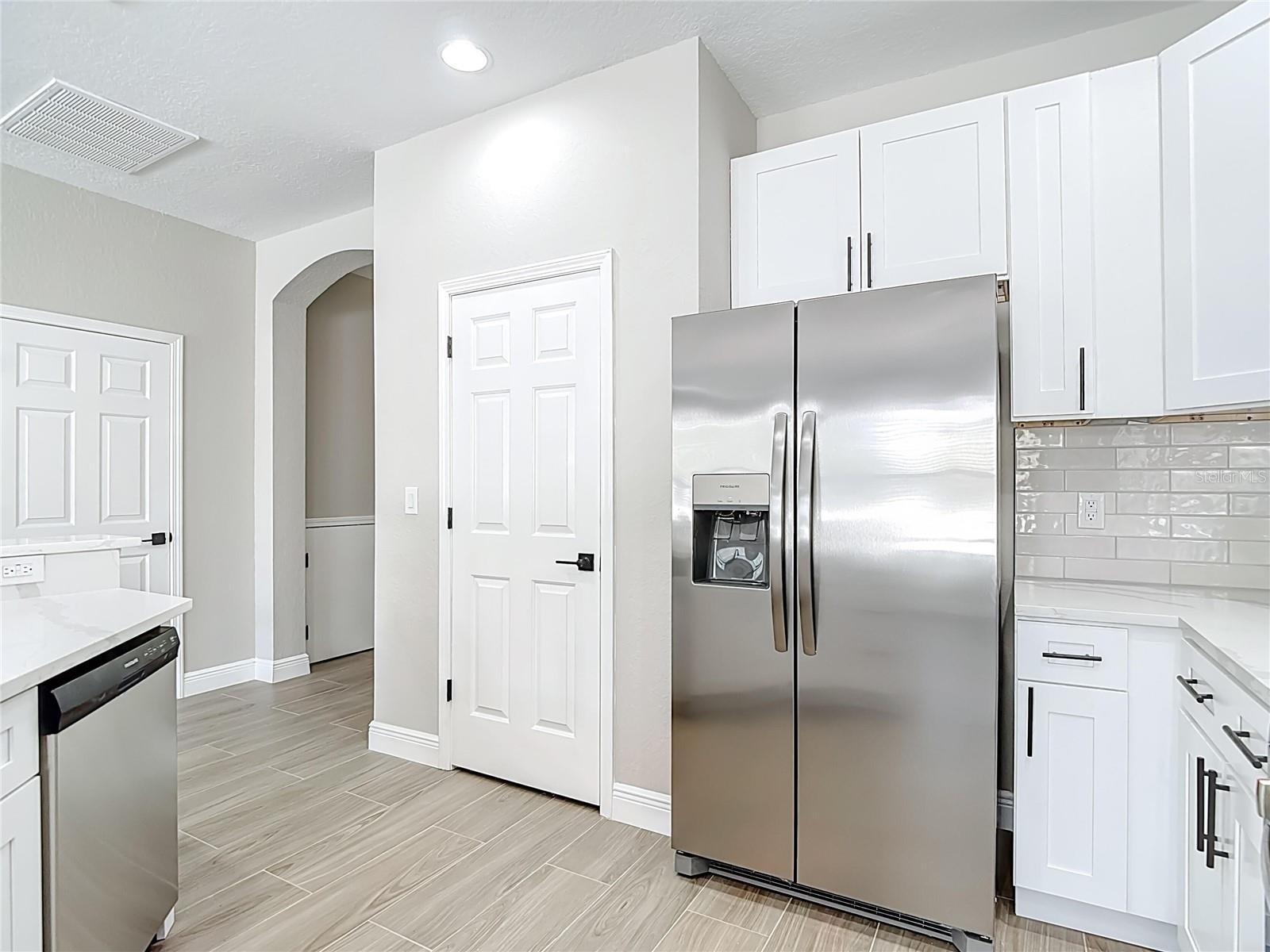 1206 SUMMERGATE DR