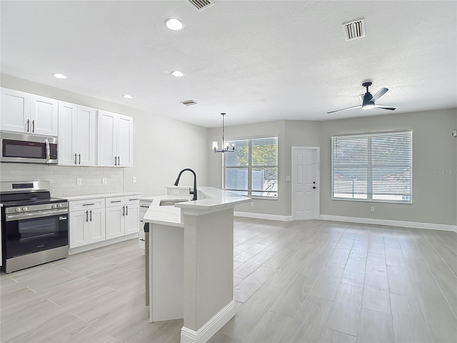 1206 SUMMERGATE DR