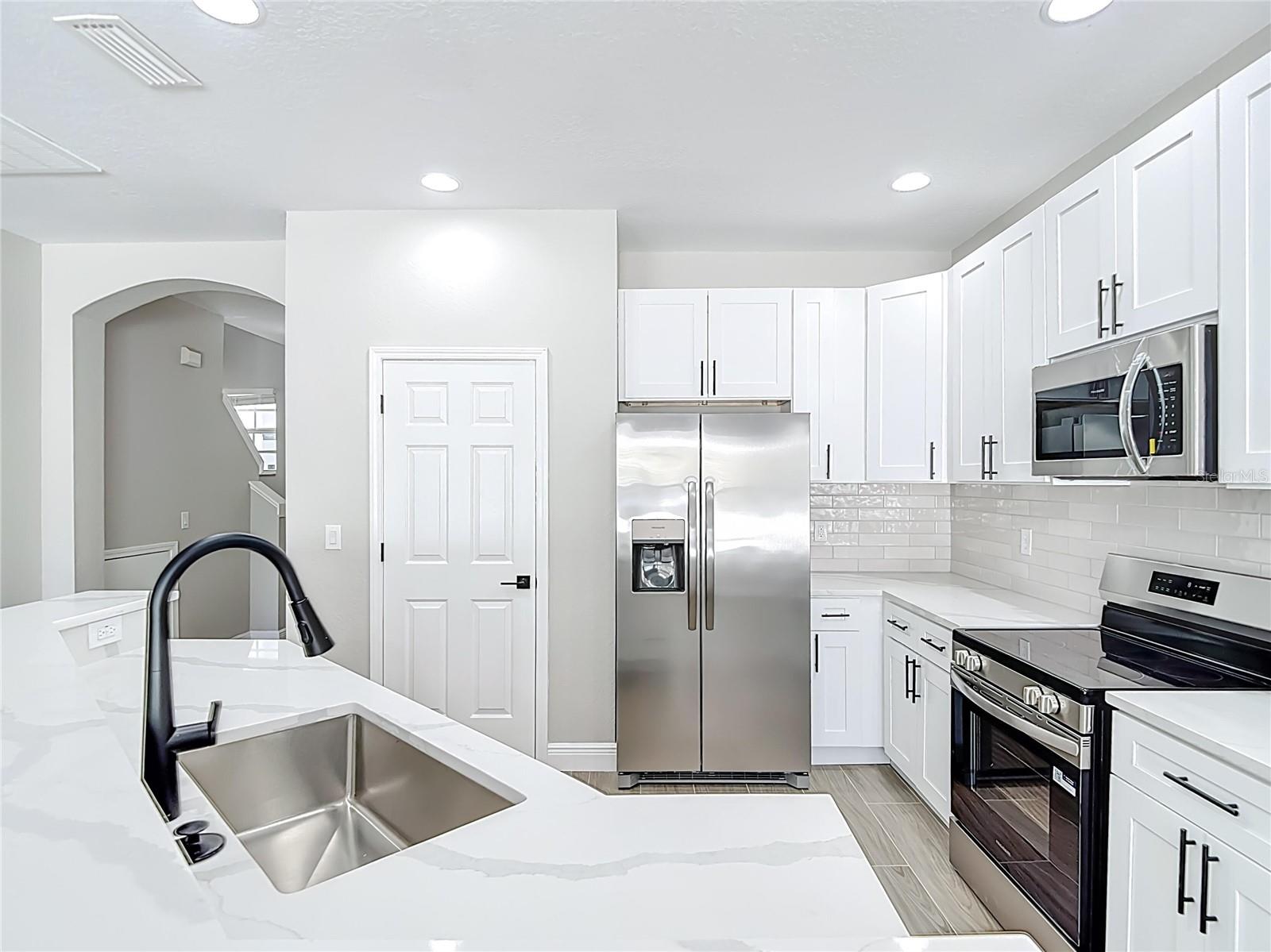 1206 SUMMERGATE DR