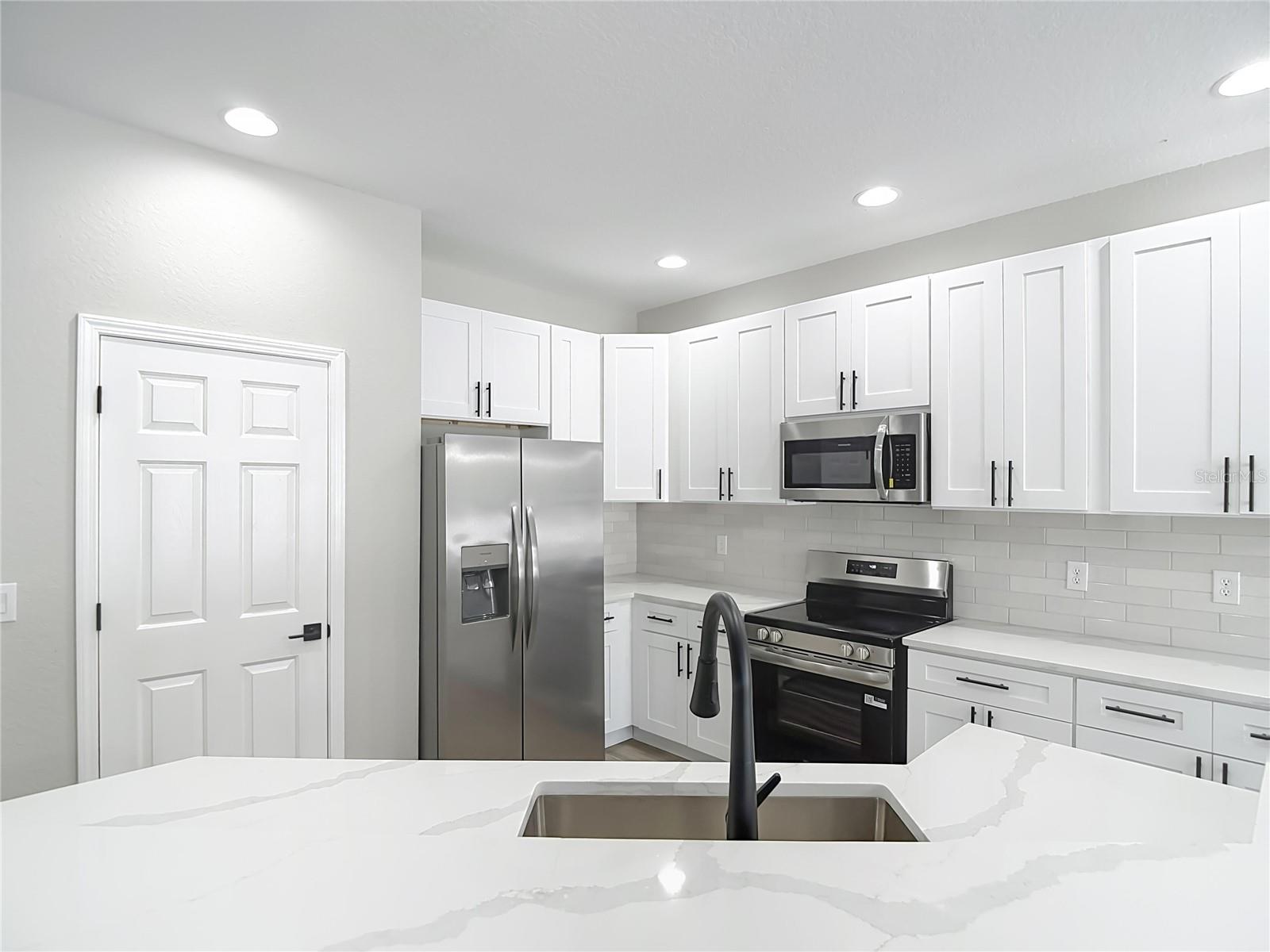1206 SUMMERGATE DR