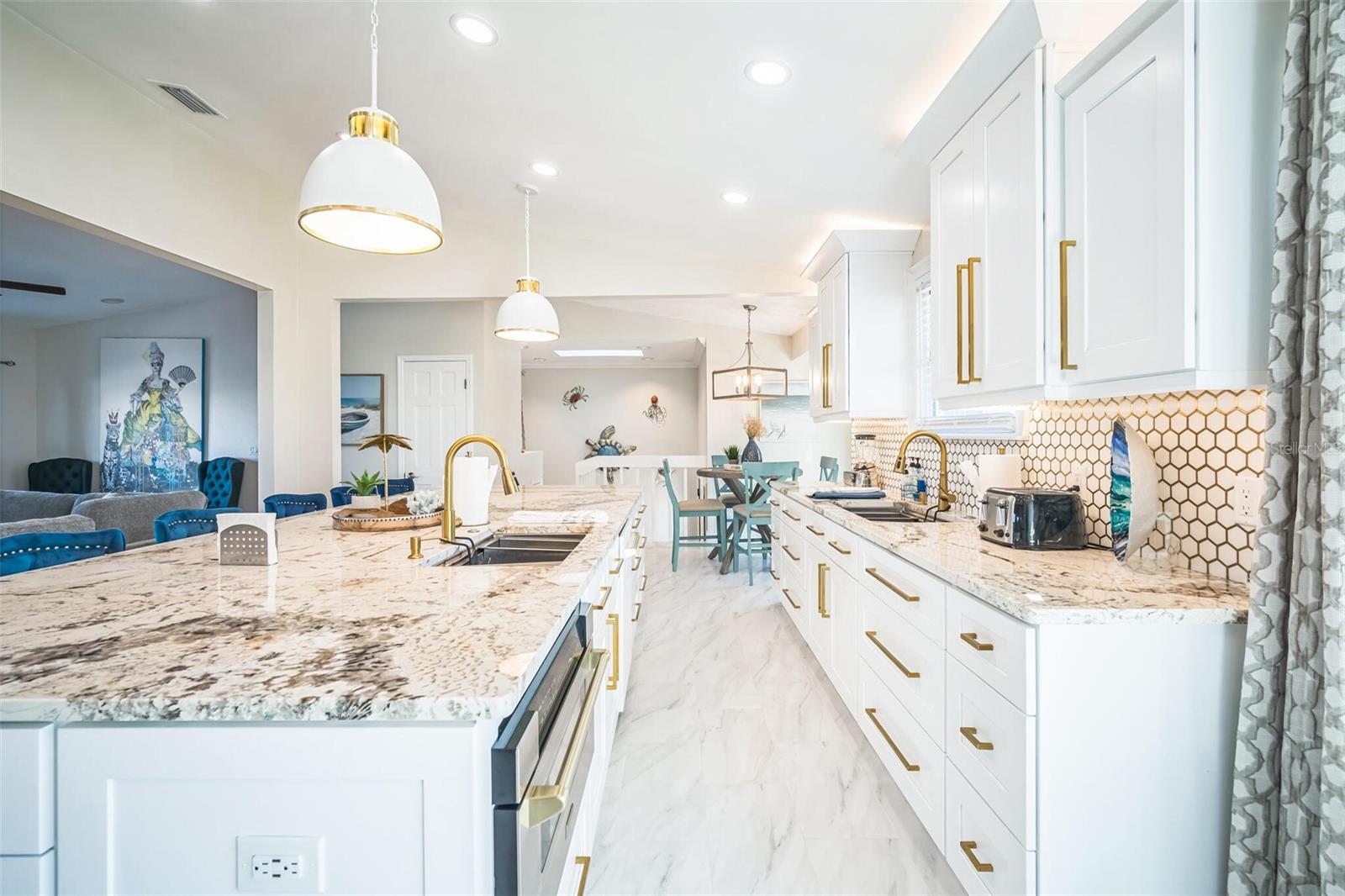 328 6TH AVE