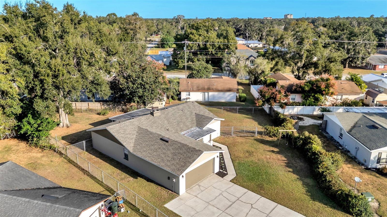 890 N OAKWOOD LOOP