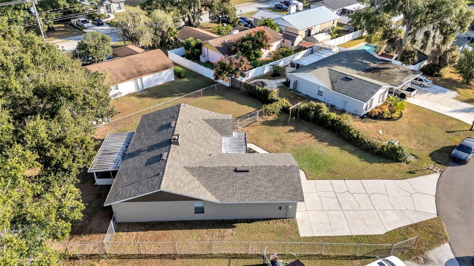 890 N OAKWOOD LOOP