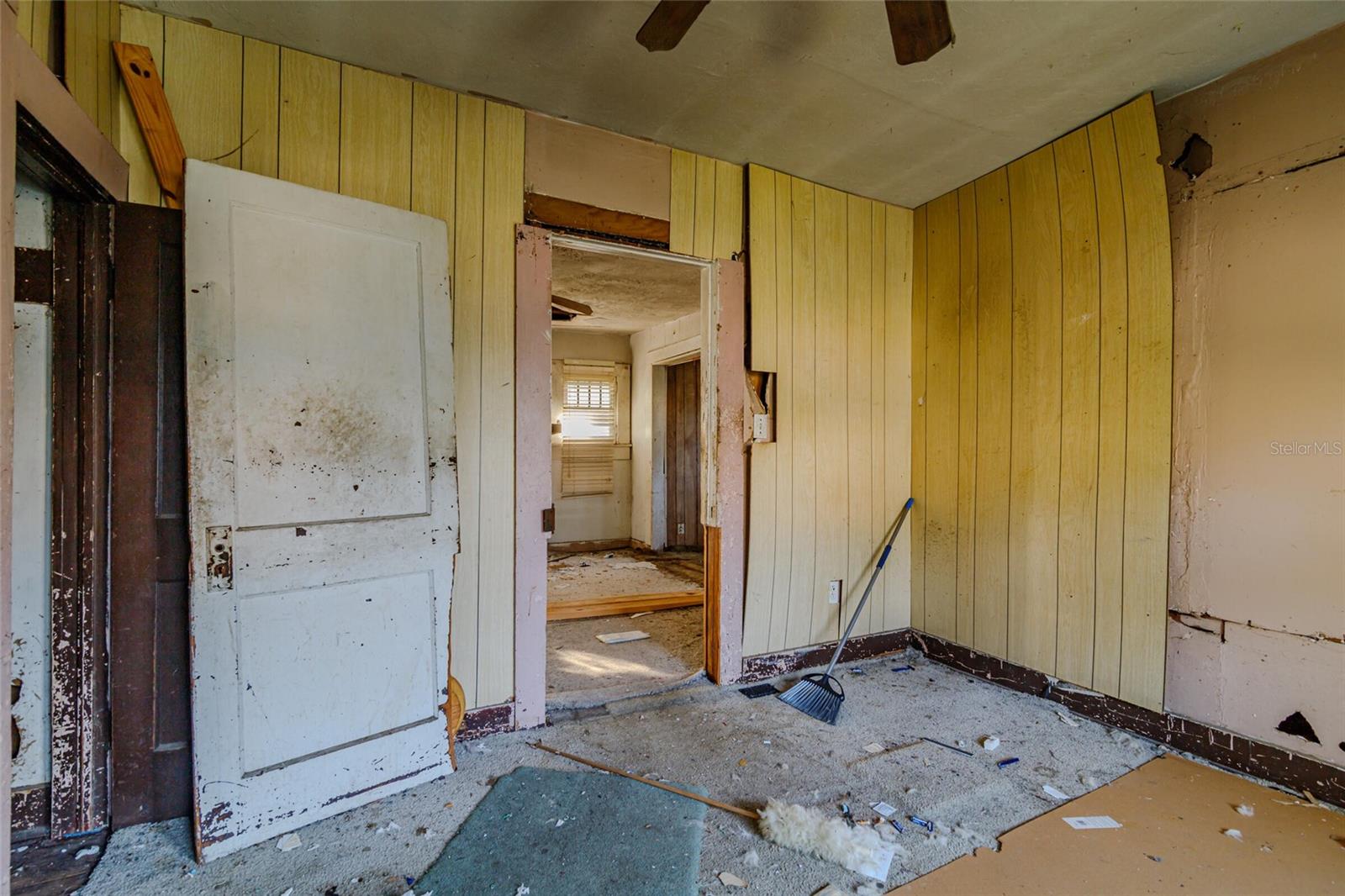 833 NW 11TH AVE