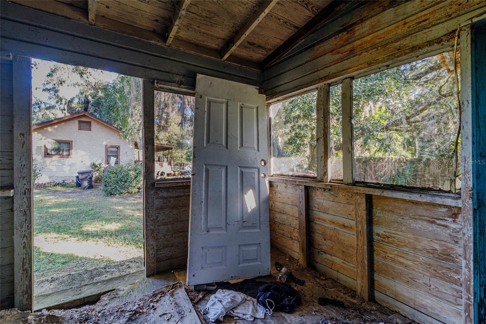 833 NW 11TH AVE