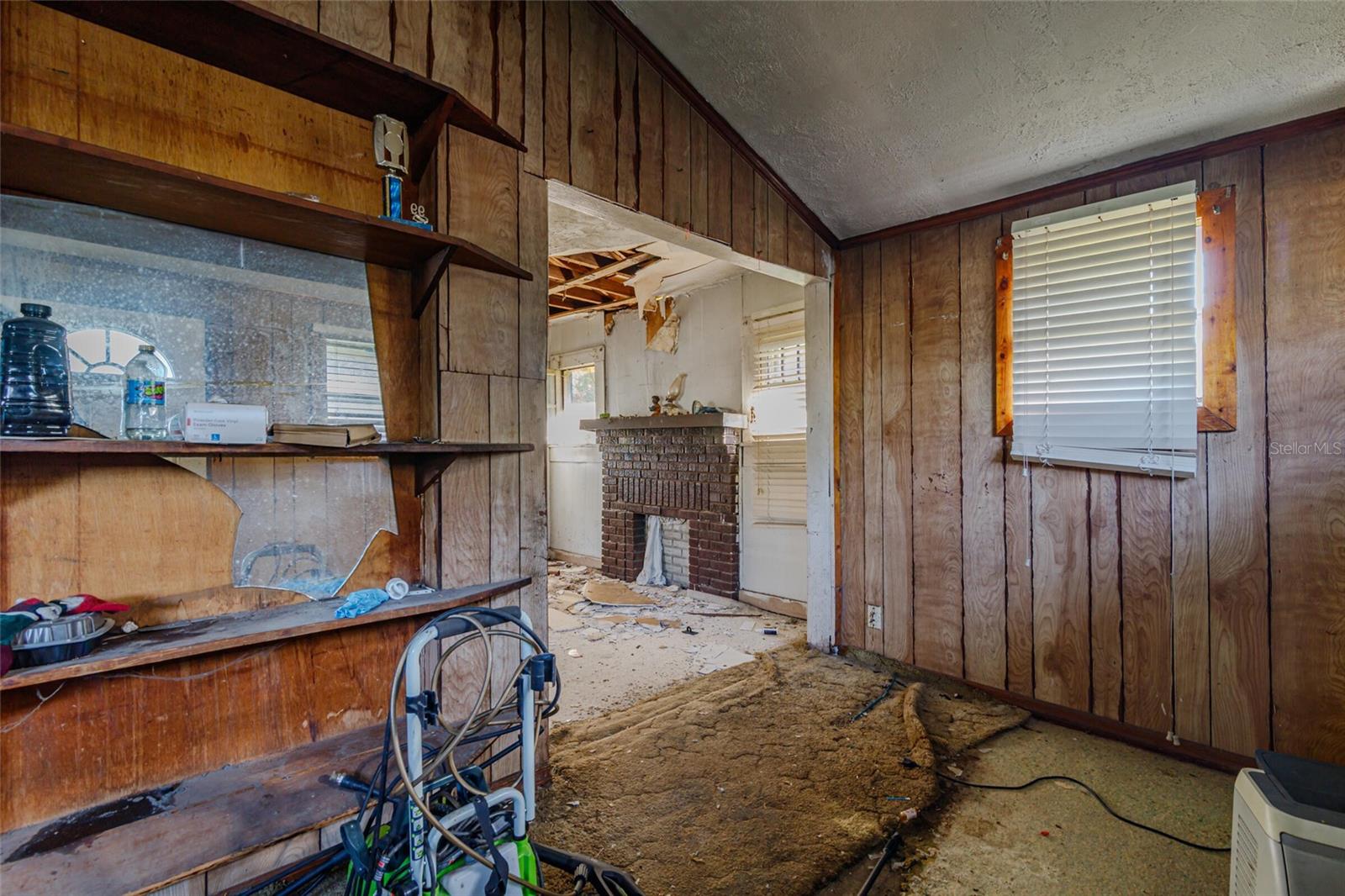 833 NW 11TH AVE