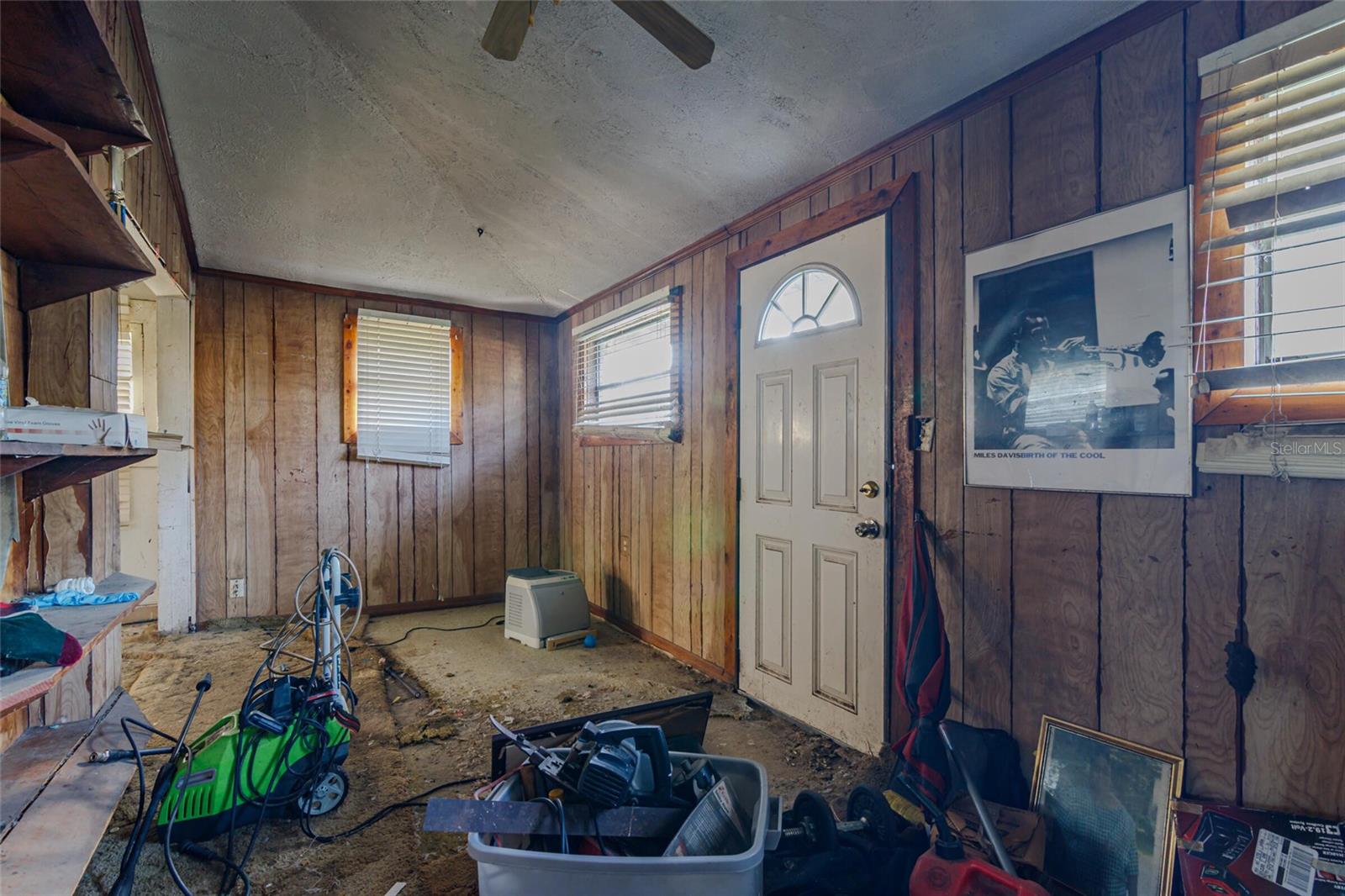 833 NW 11TH AVE