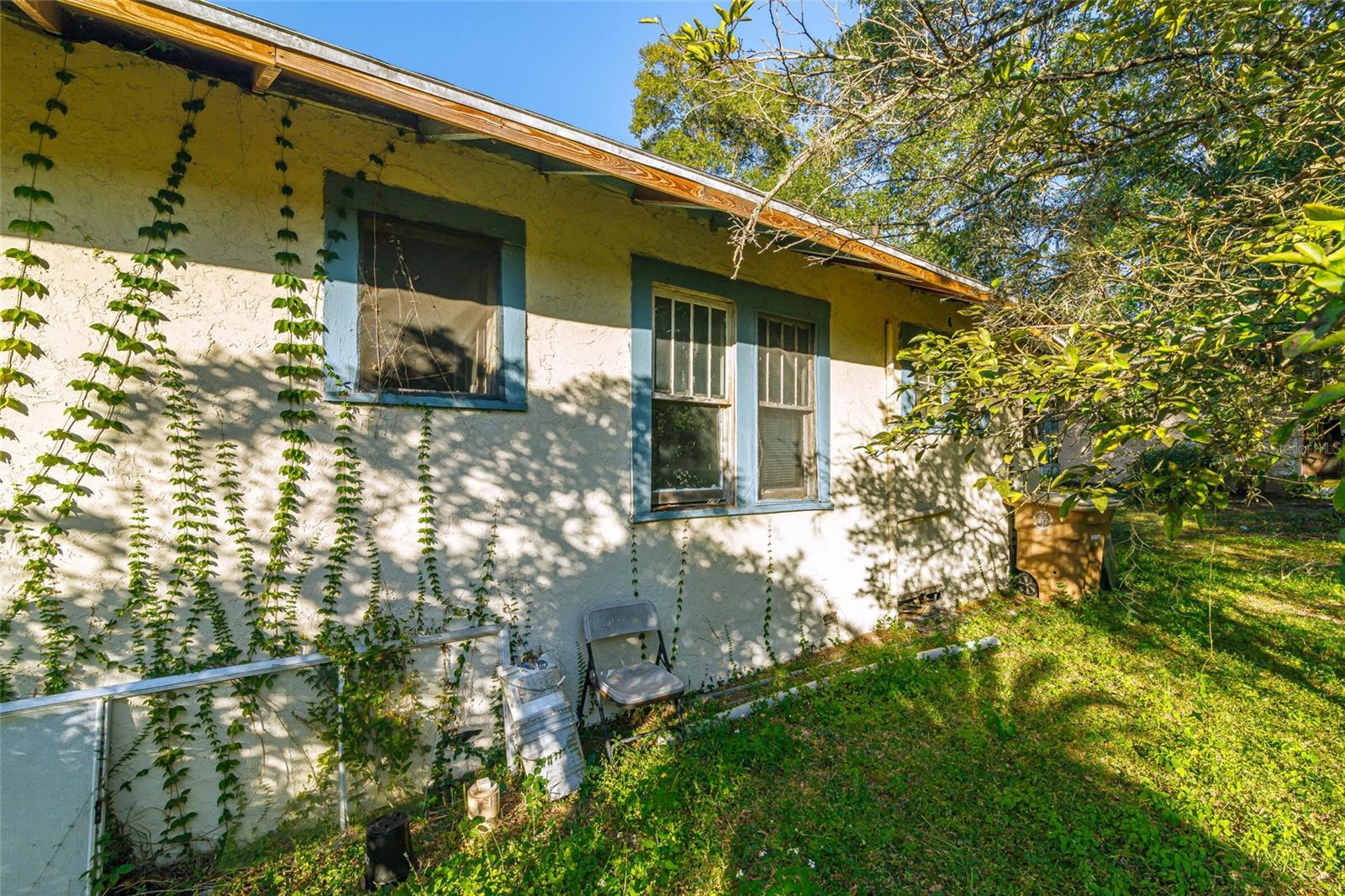 833 NW 11TH AVE