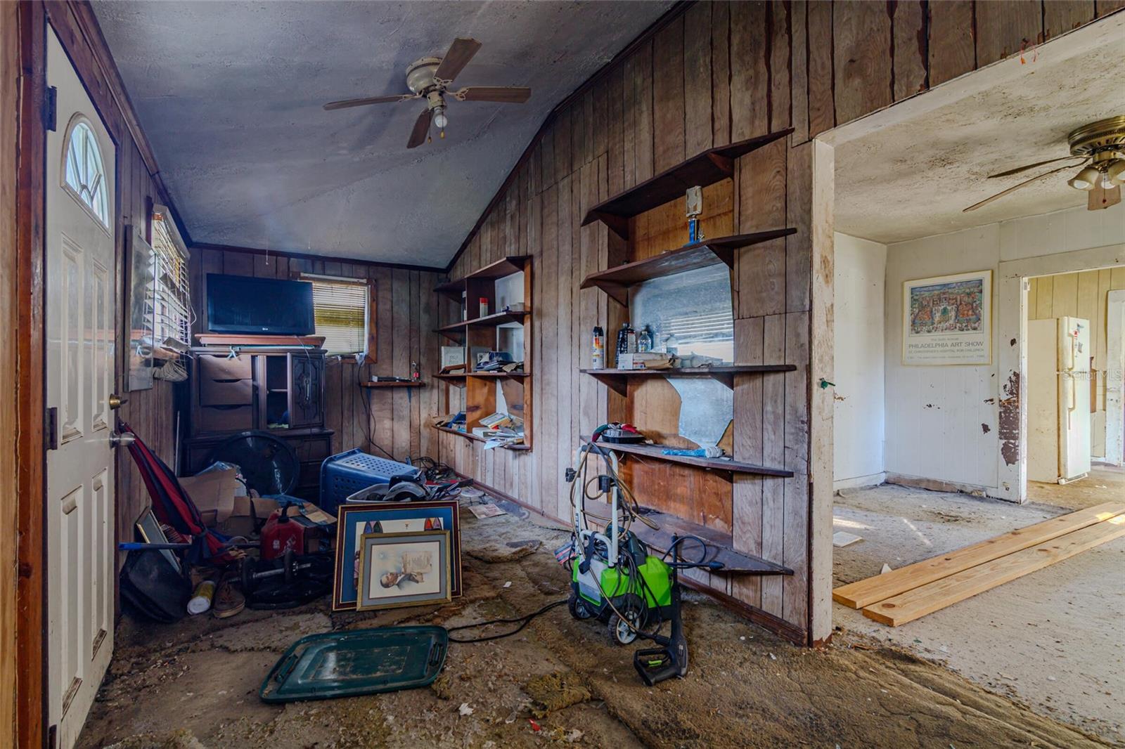 833 NW 11TH AVE