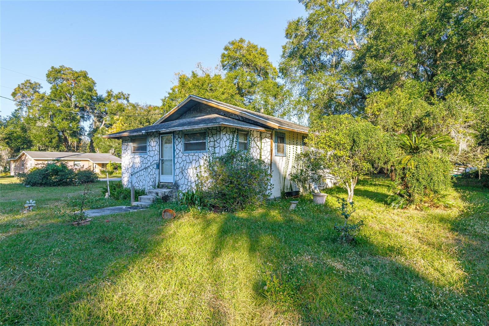 833 NW 11TH AVE