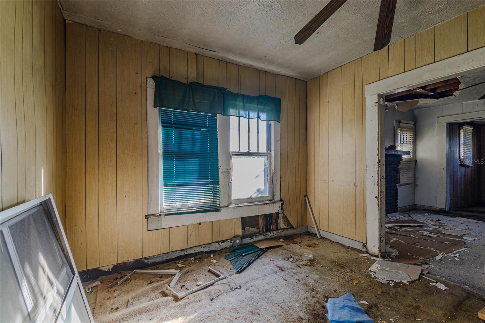 833 NW 11TH AVE