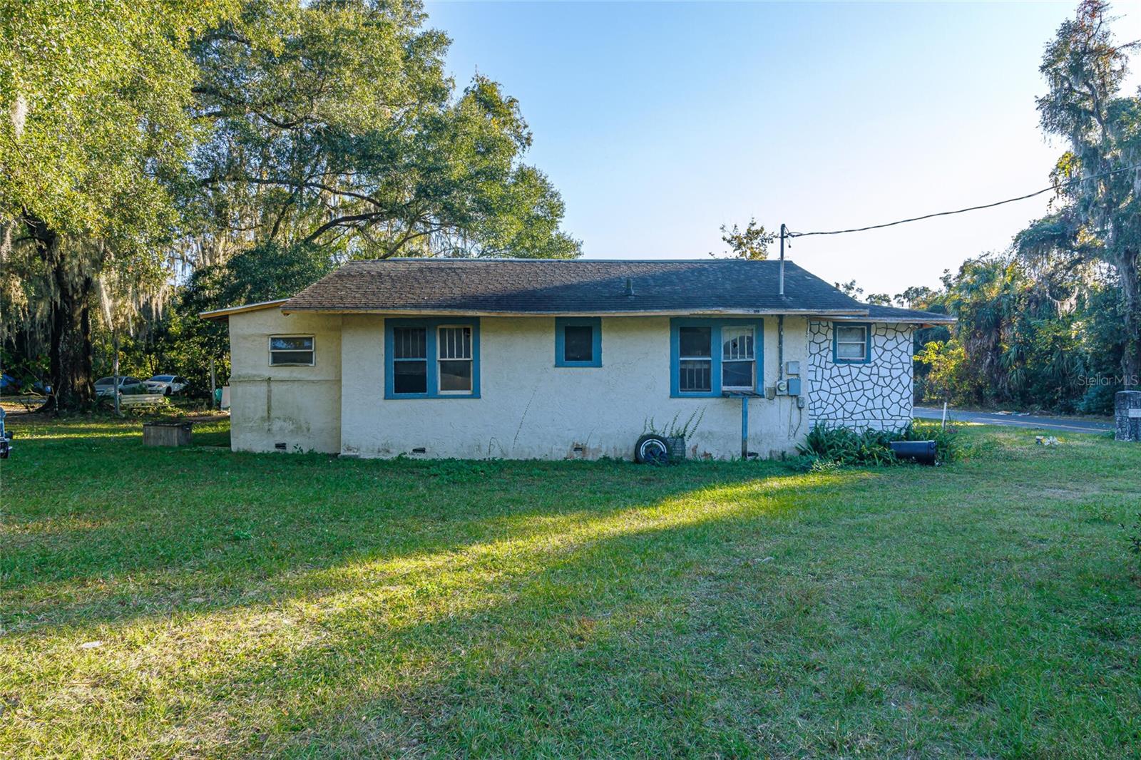 833 NW 11TH AVE
