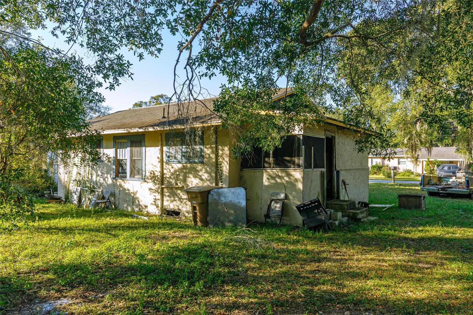 833 NW 11TH AVE