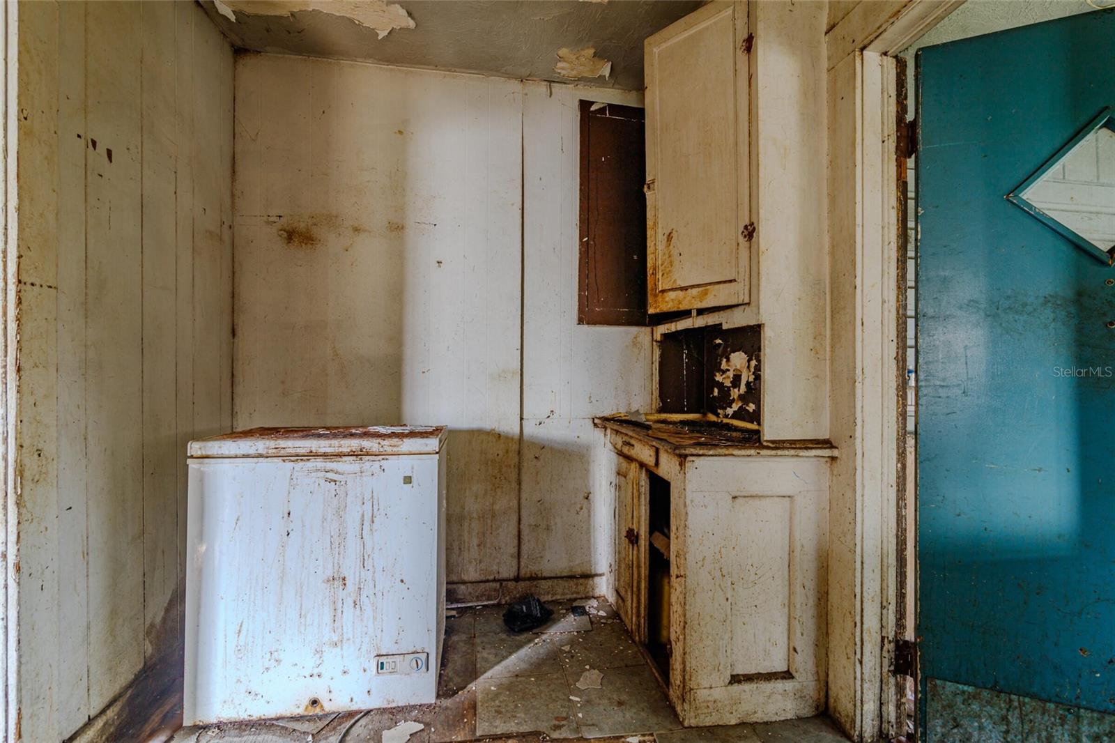 833 NW 11TH AVE