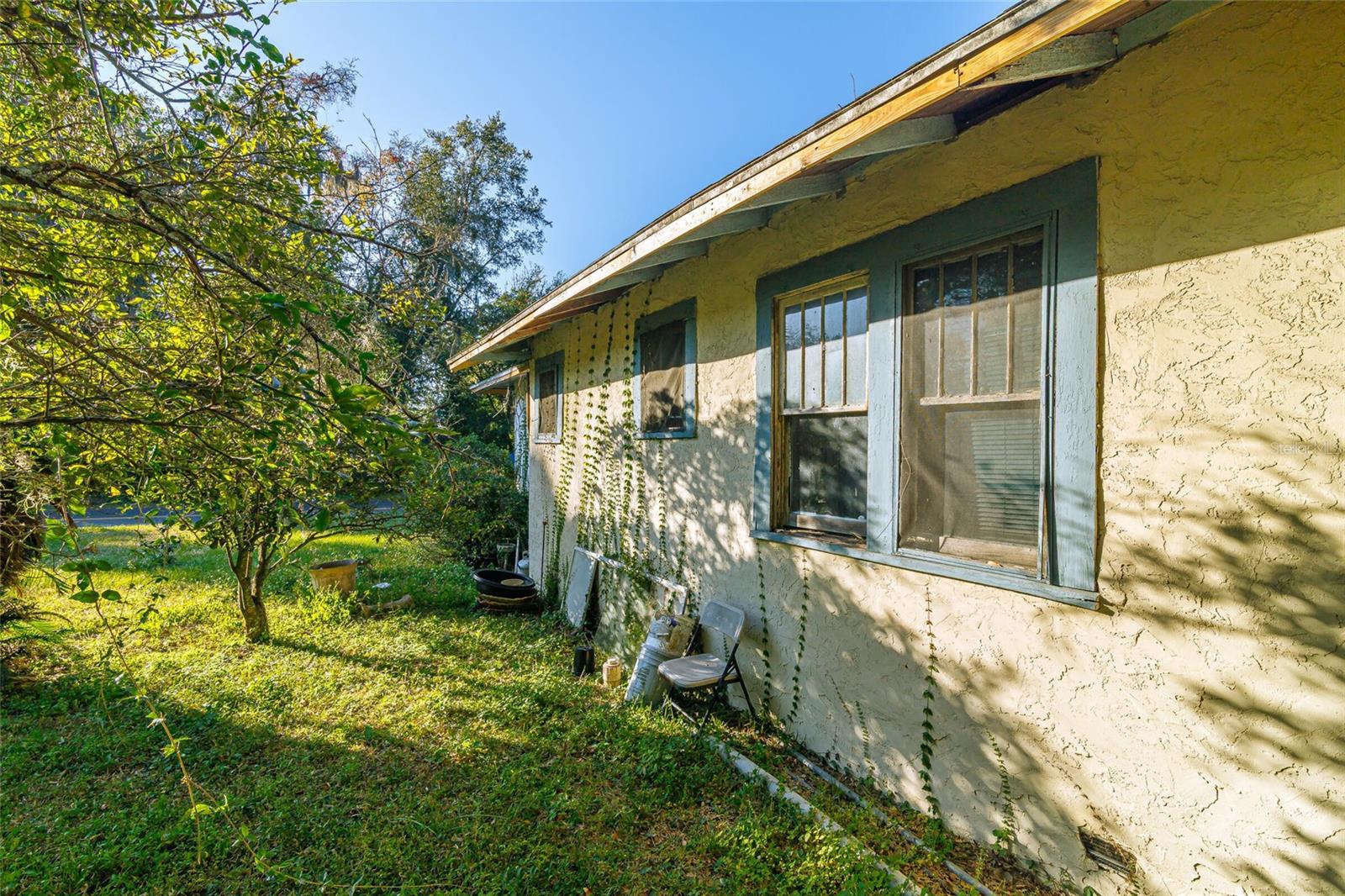 833 NW 11TH AVE