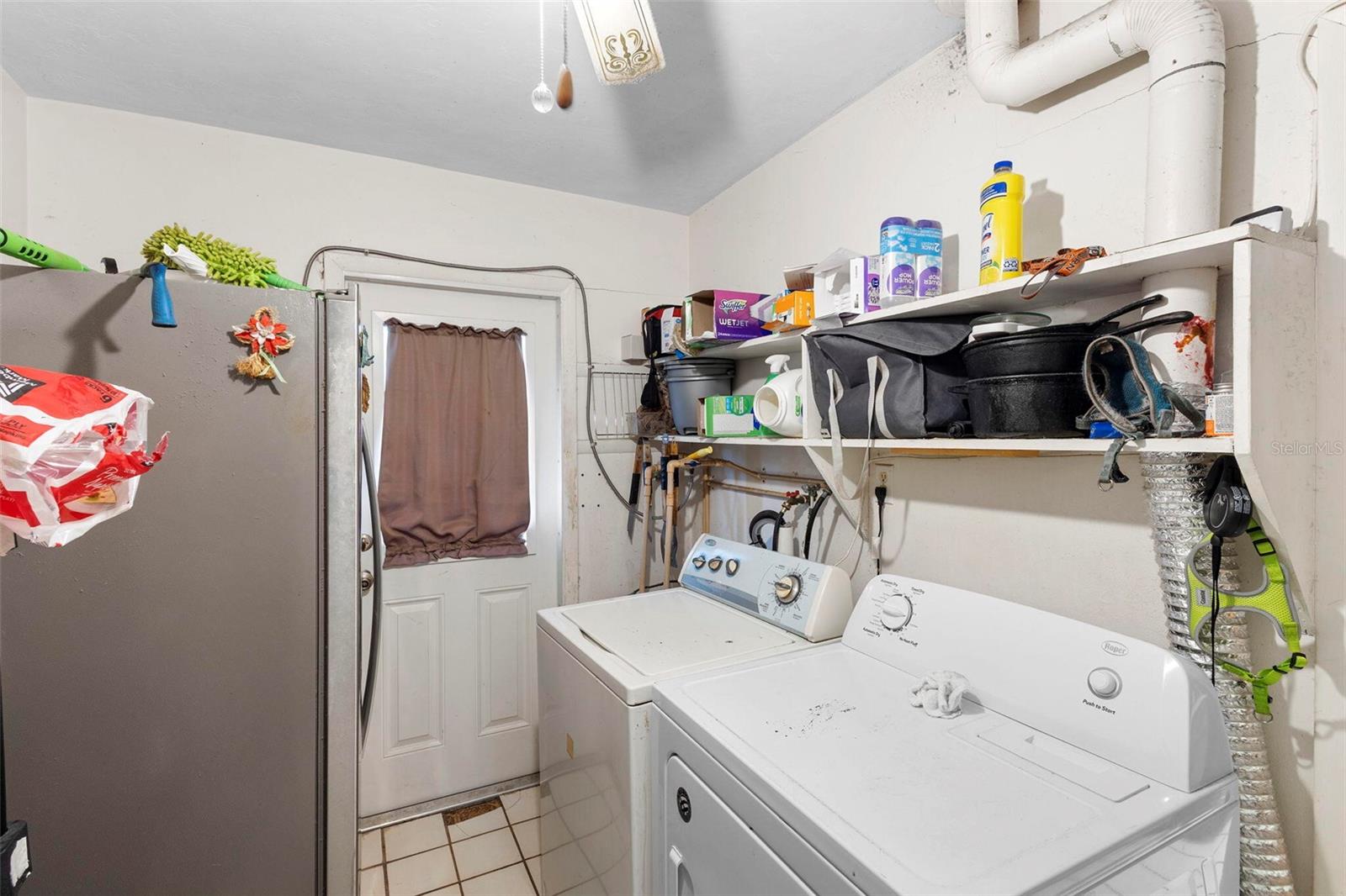 1132 PINETREE DR