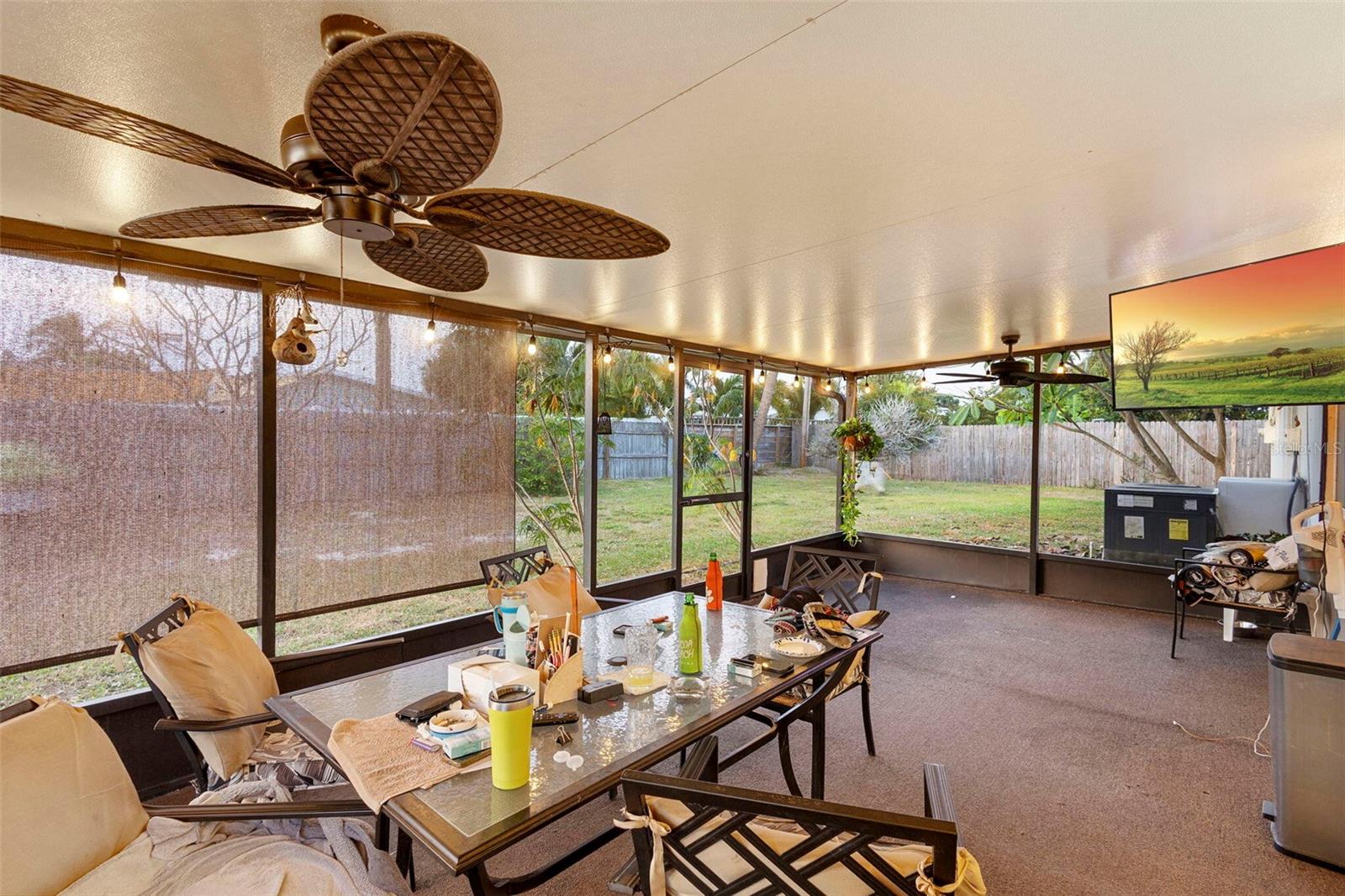 1132 PINETREE DR