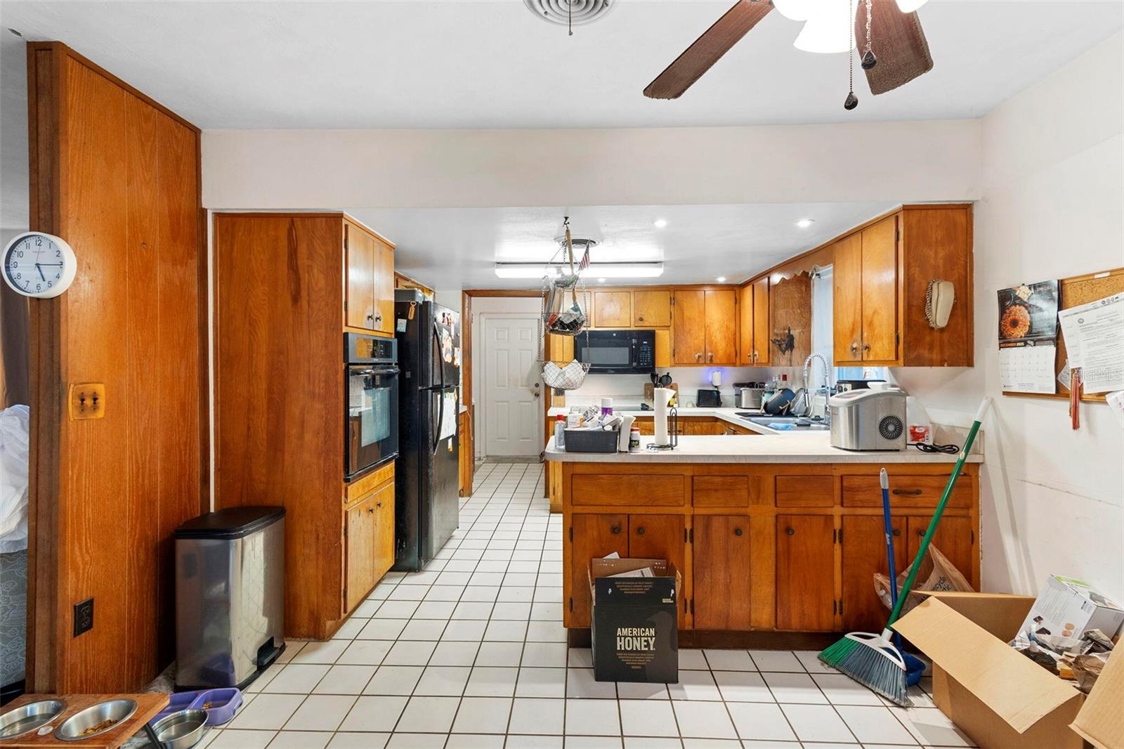 1132 PINETREE DR