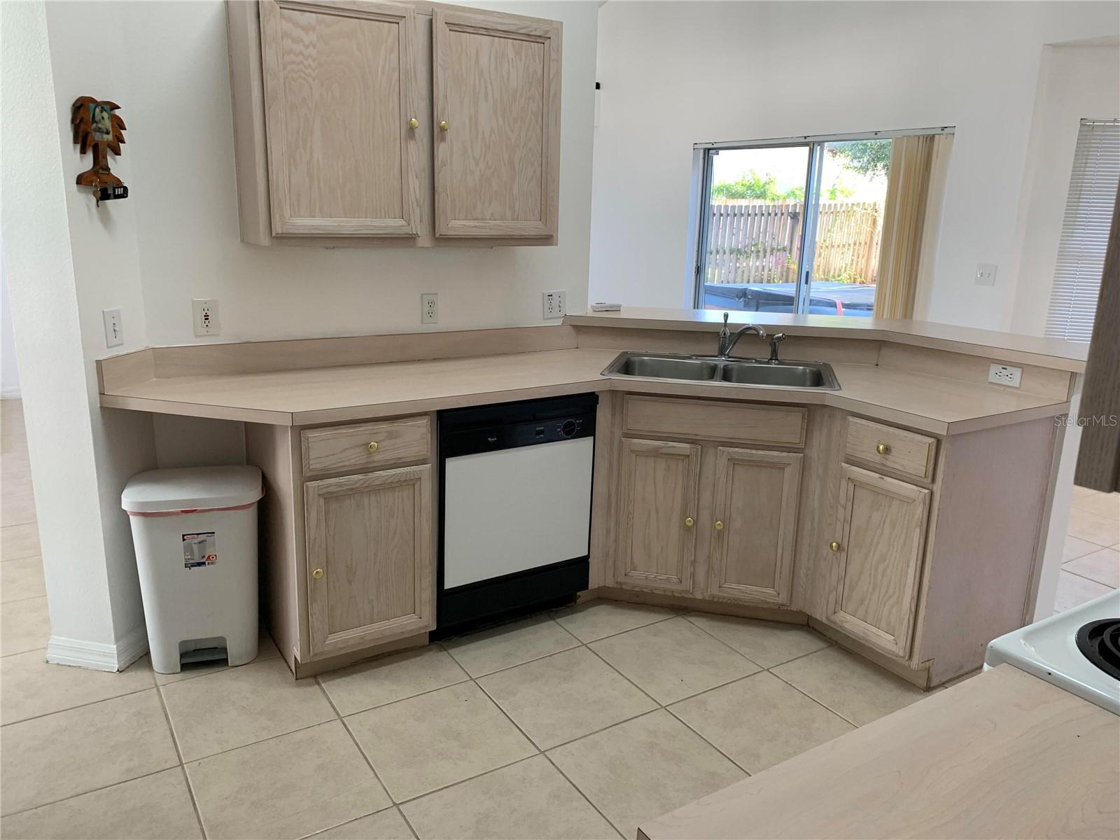 2323 LAUREL PINE LN