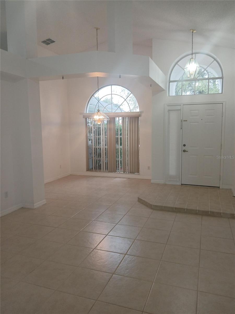 2323 LAUREL PINE LN