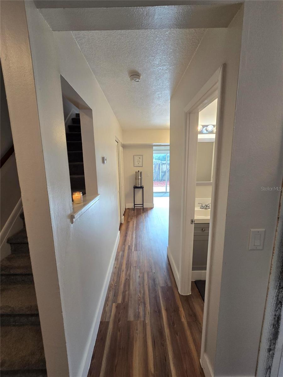 820 W 25TH ST