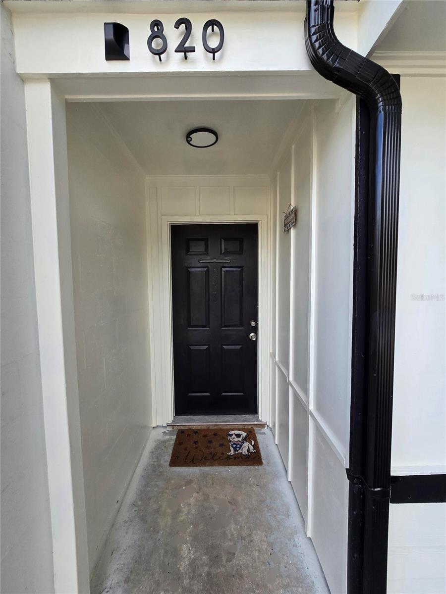 820 W 25TH ST