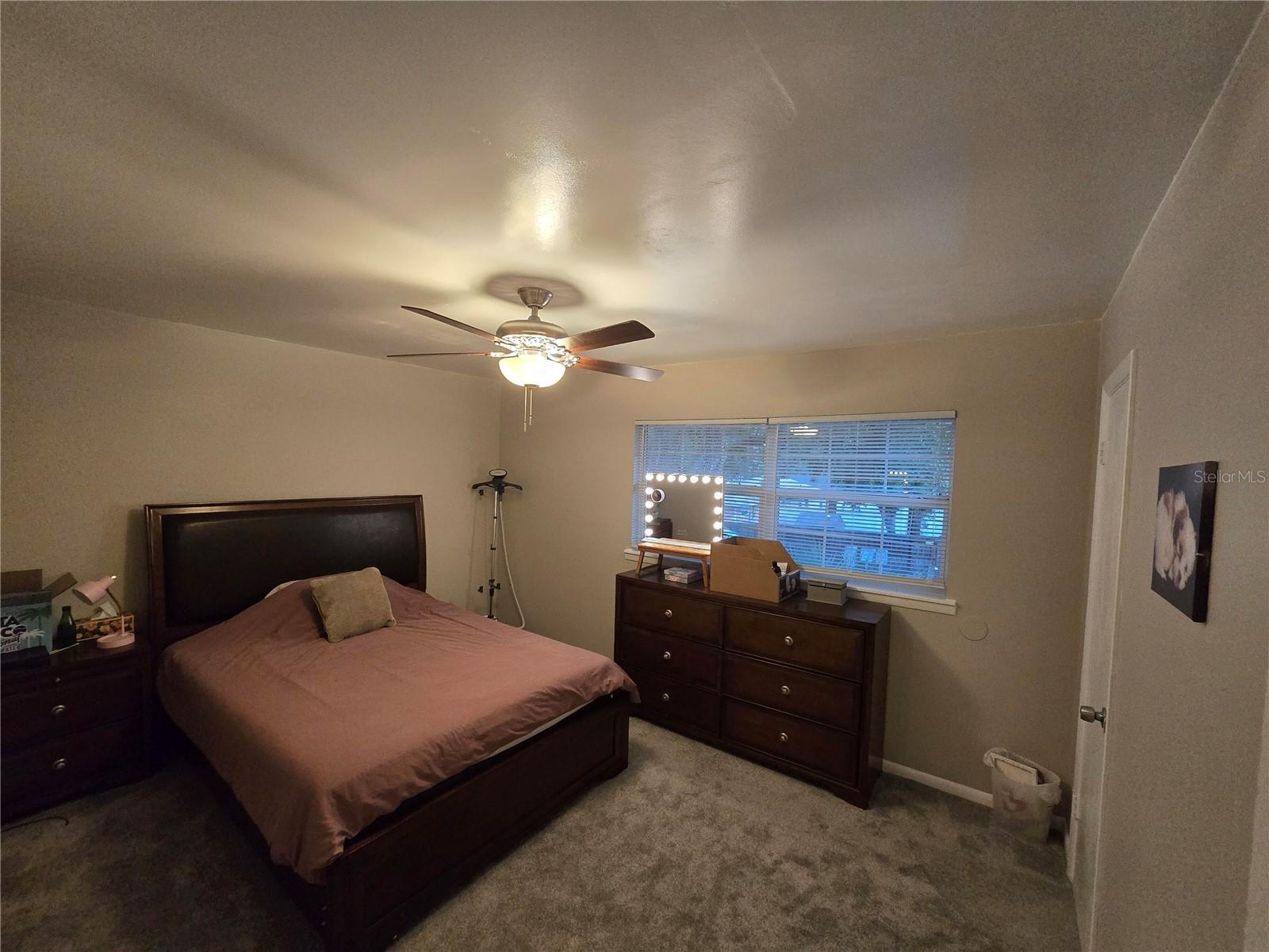 820 W 25TH ST