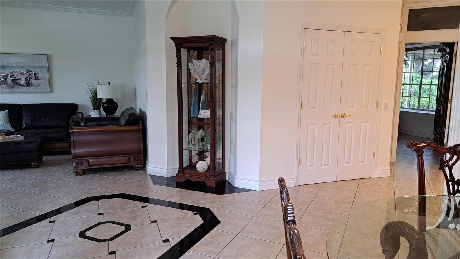 2377 BURTON LN
