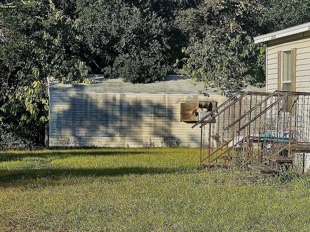 39730 E CEMETERY RD