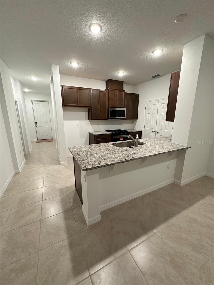 7004 BROAD WING LOOP