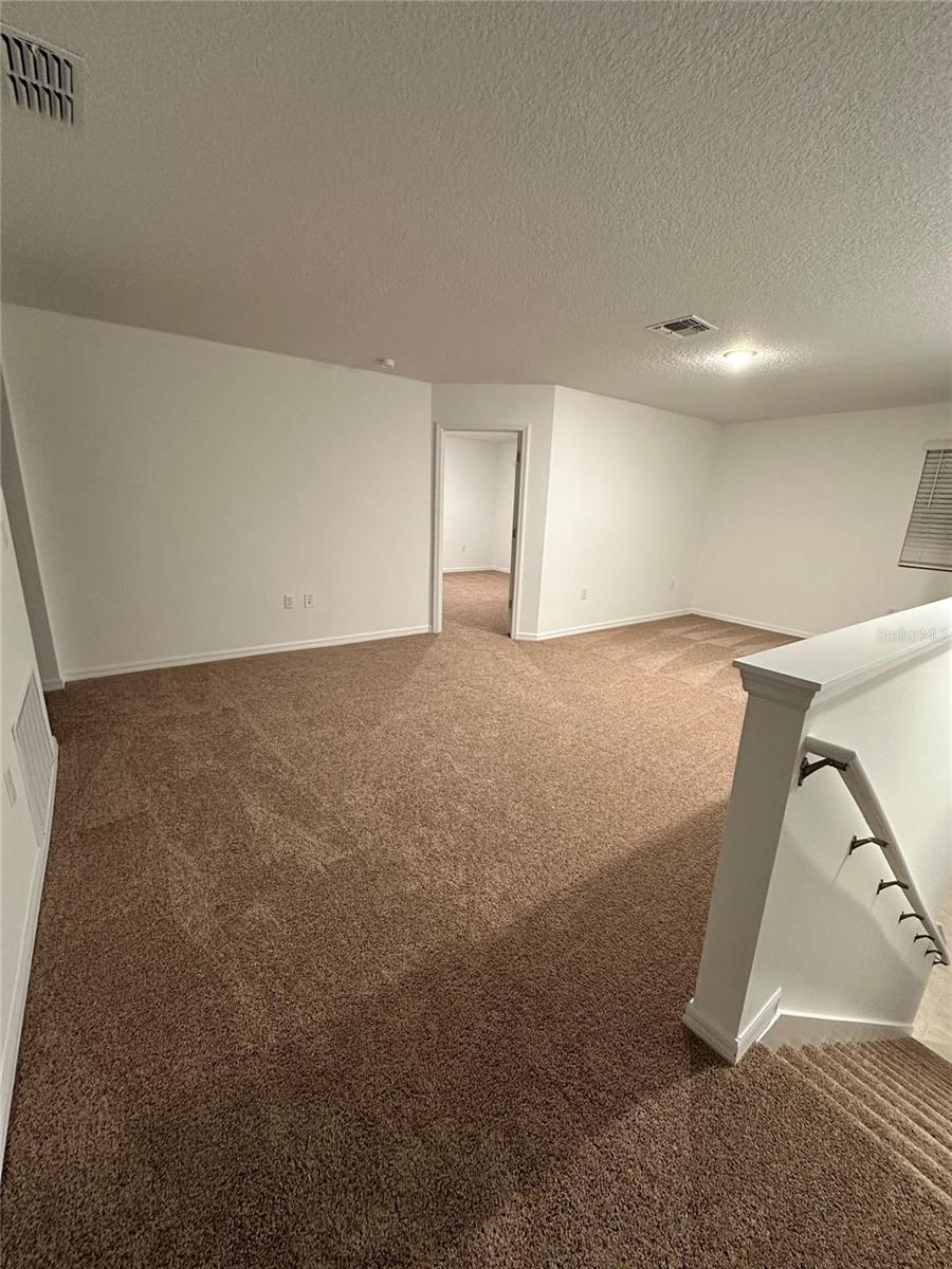 7004 BROAD WING LOOP