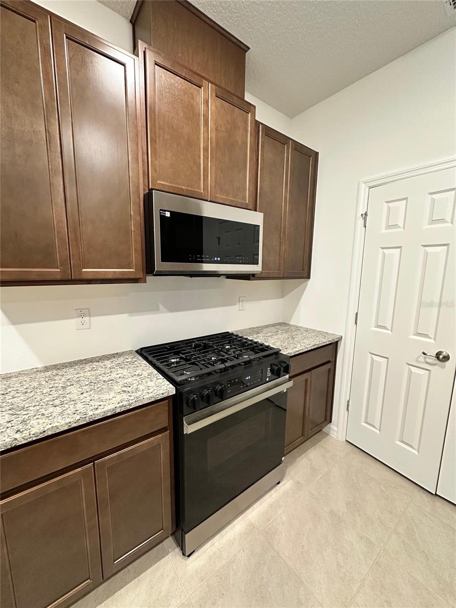 7004 BROAD WING LOOP