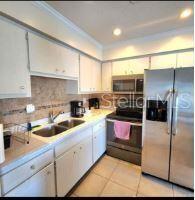 525 MANATEE CT #13