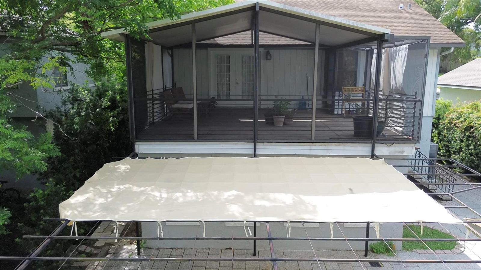 238 LAKE DR