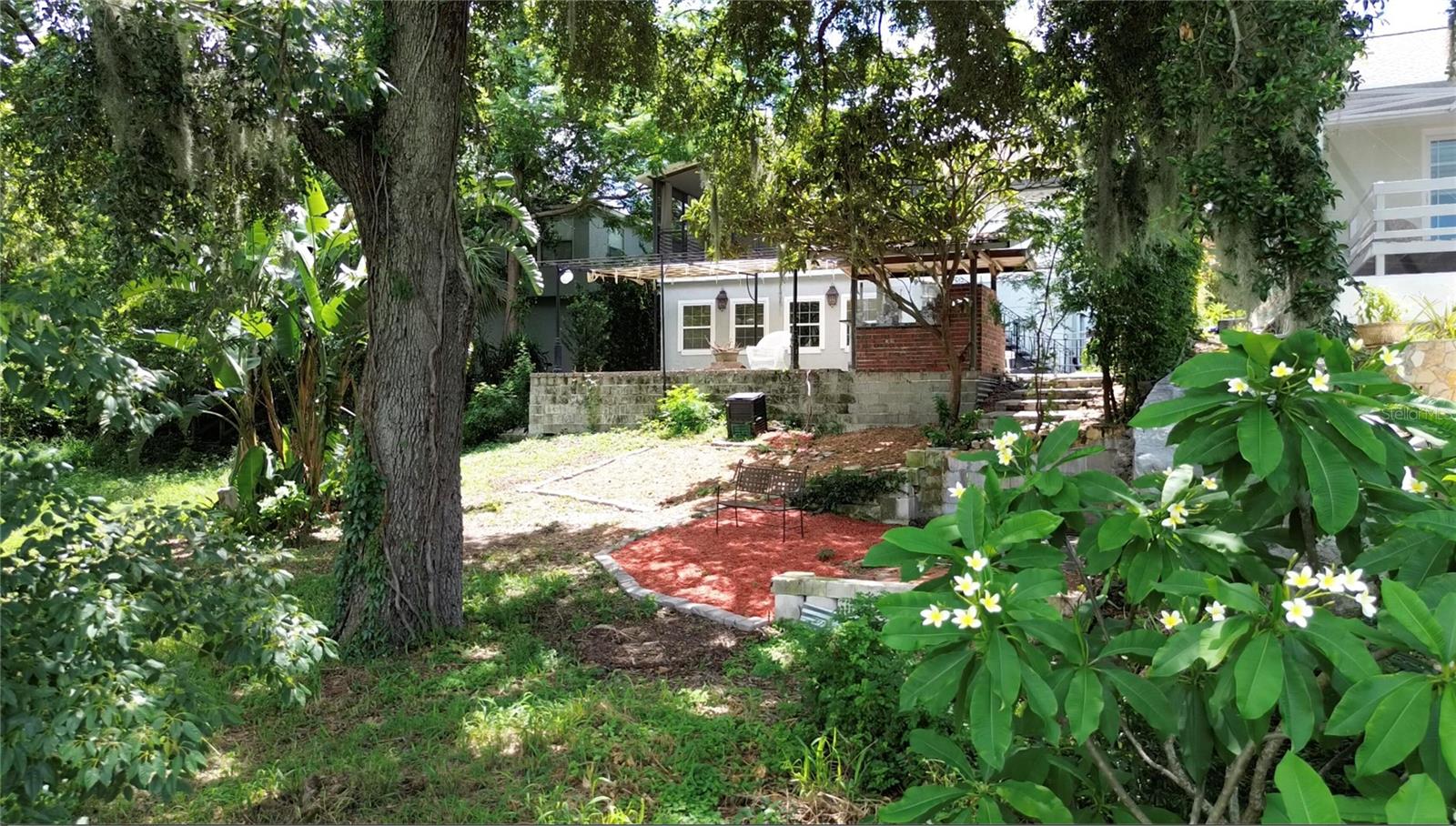 238 LAKE DR