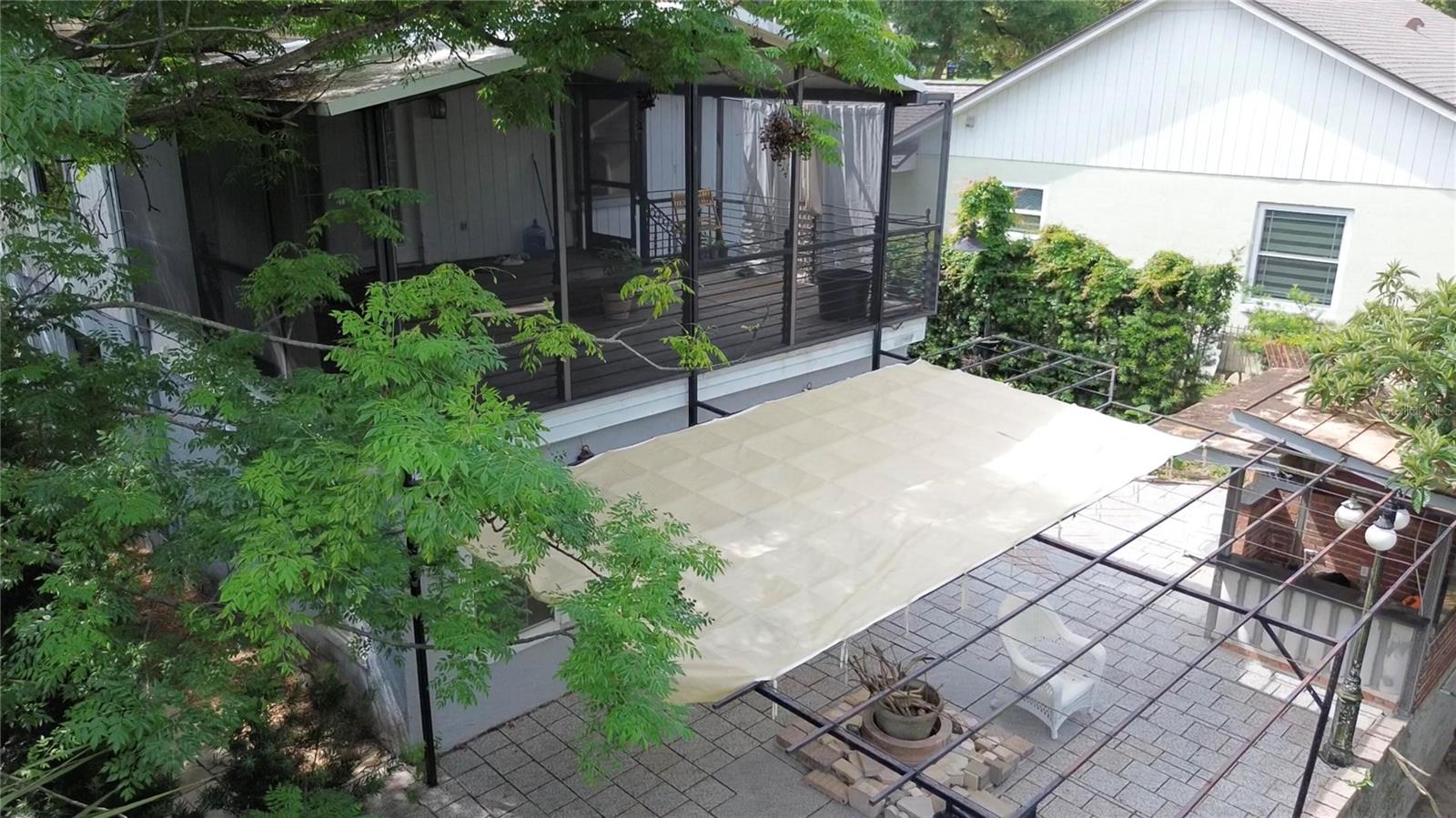 238 LAKE DR