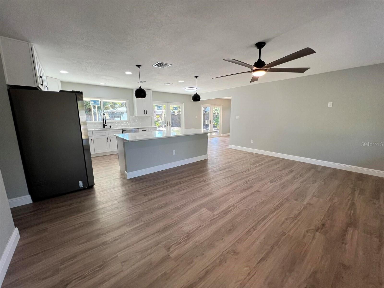 3180 BELLEVUE ST