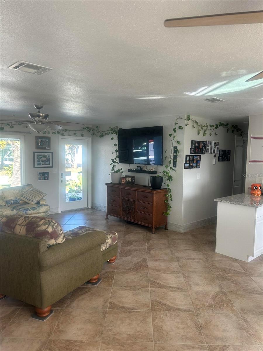 18566 VAN NUYS CIR