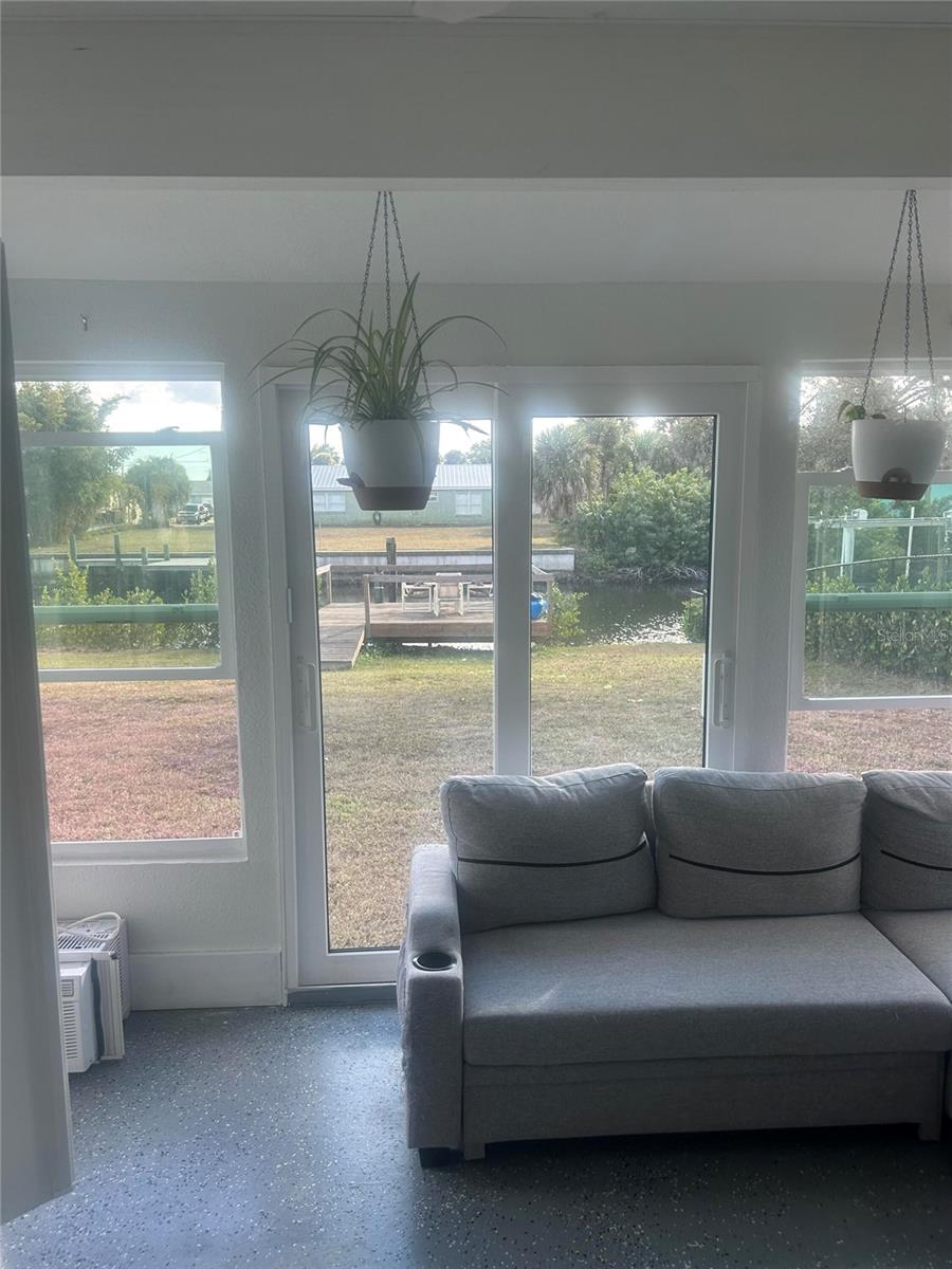 18566 VAN NUYS CIR