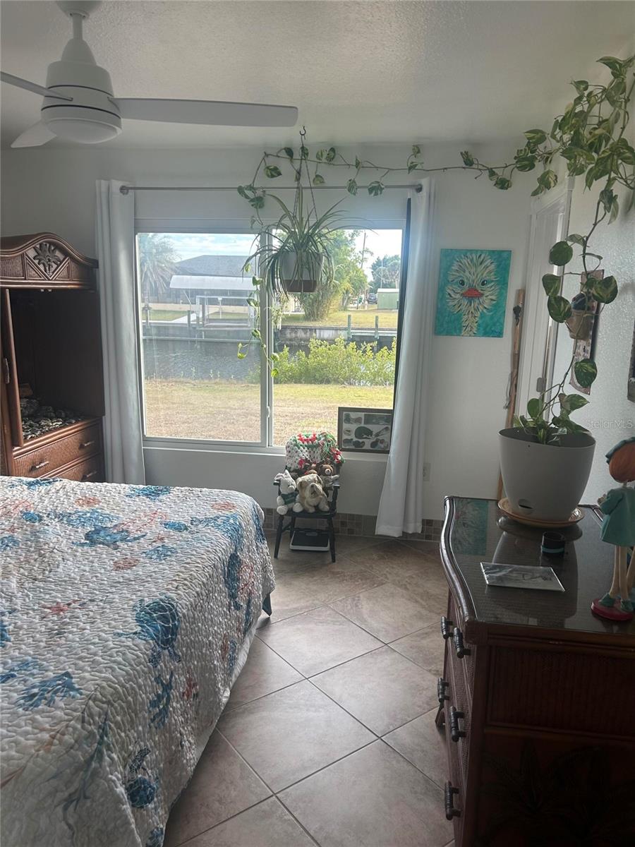 18566 VAN NUYS CIR