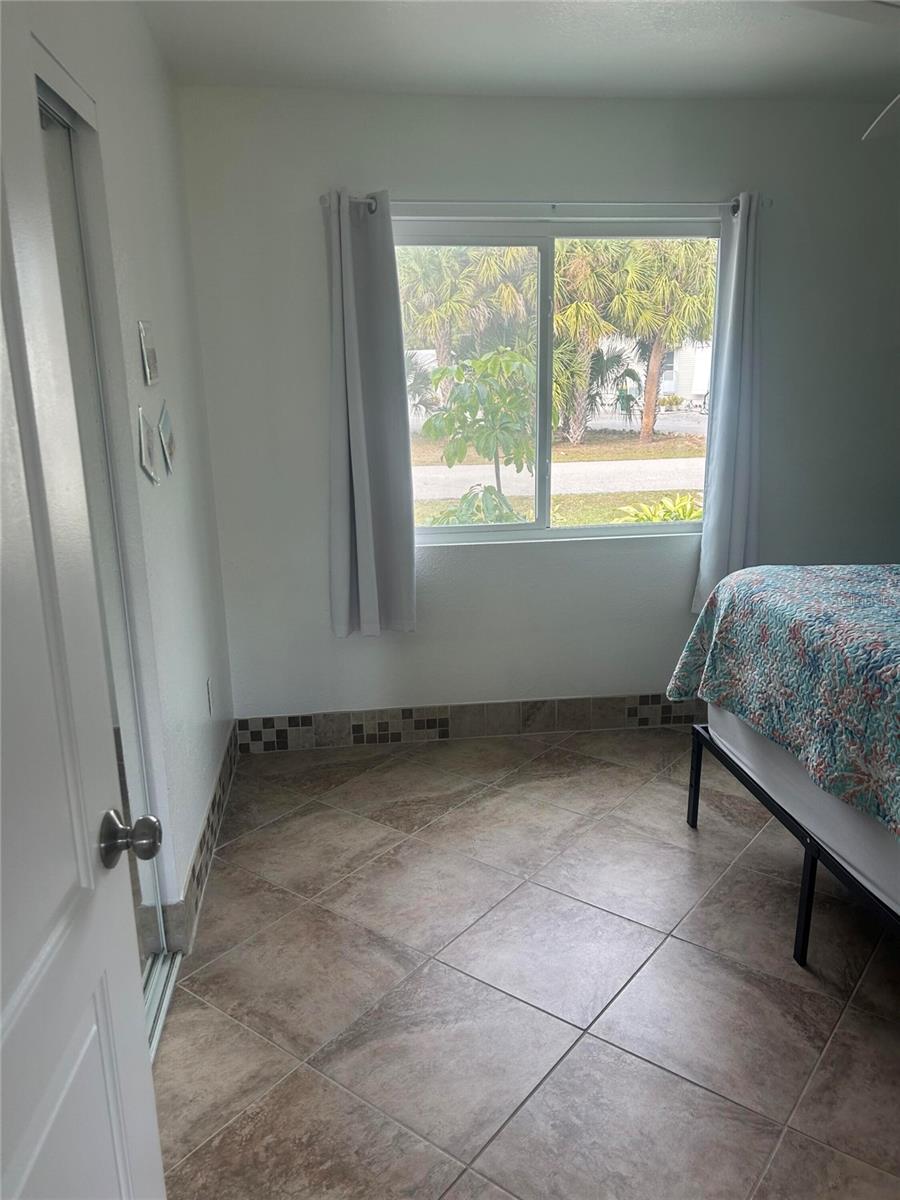 18566 VAN NUYS CIR