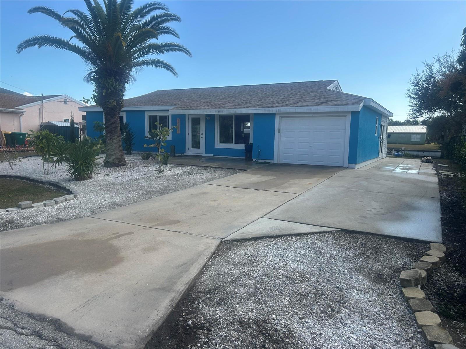 18566 VAN NUYS CIR
