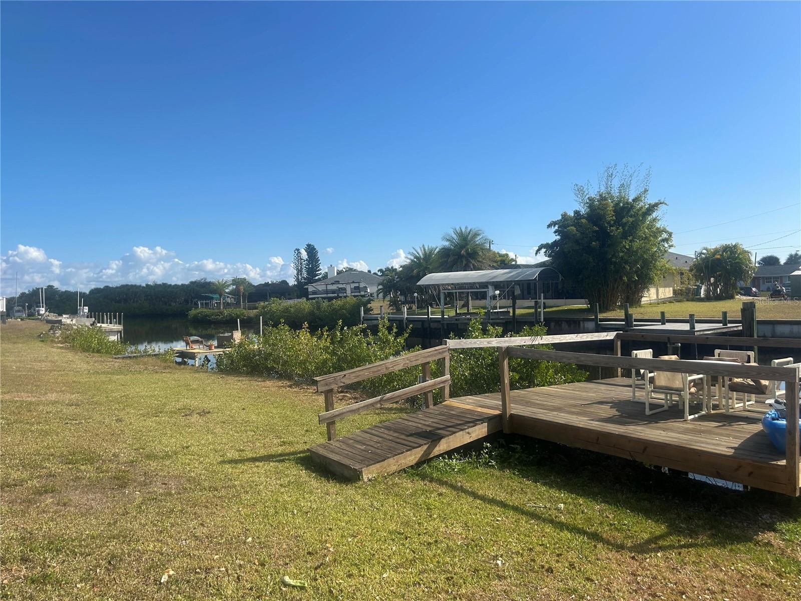 18566 VAN NUYS CIR