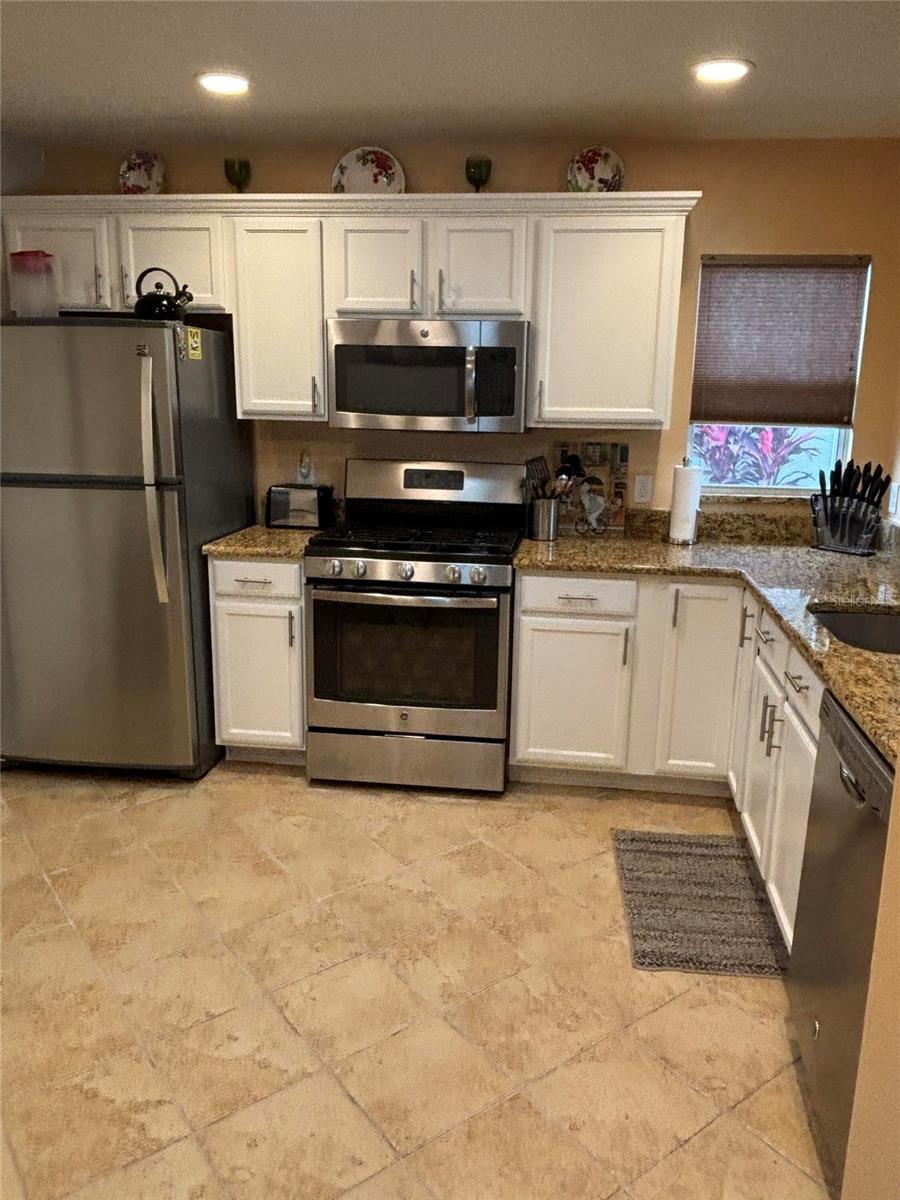 1069 BURNETTOWN PL