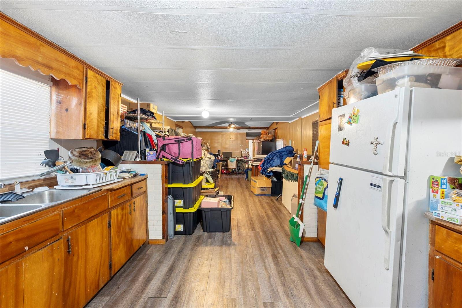 3929 COUNTRY PL