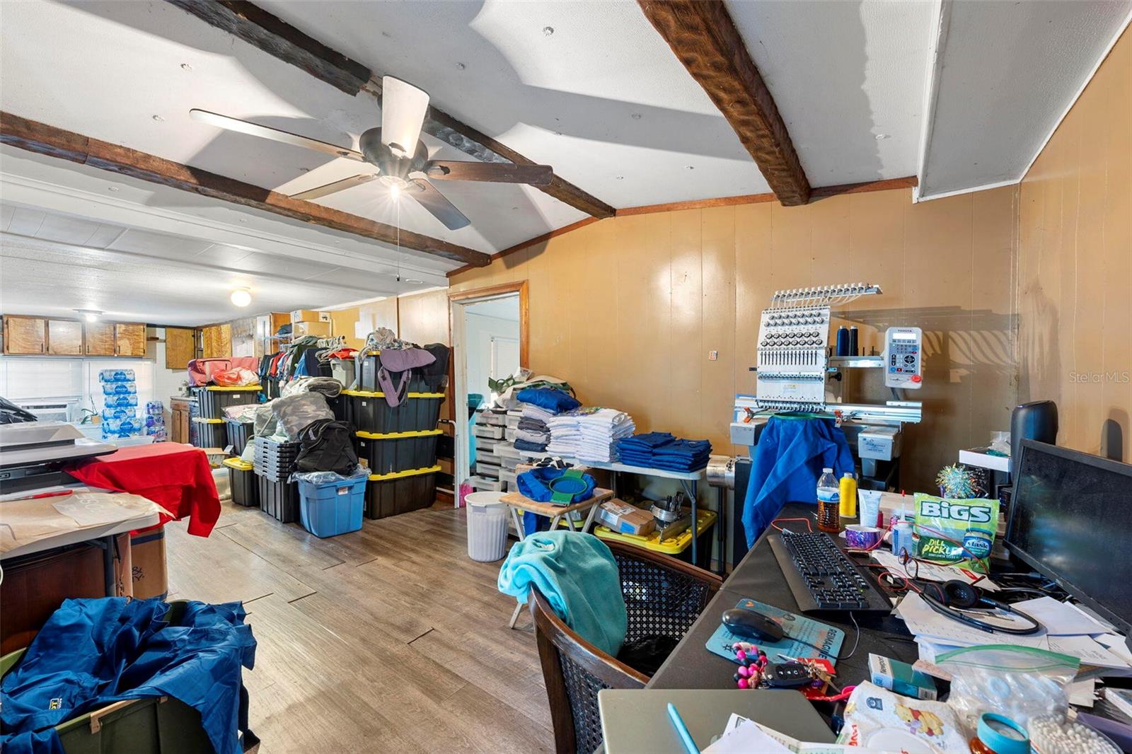 3929 COUNTRY PL